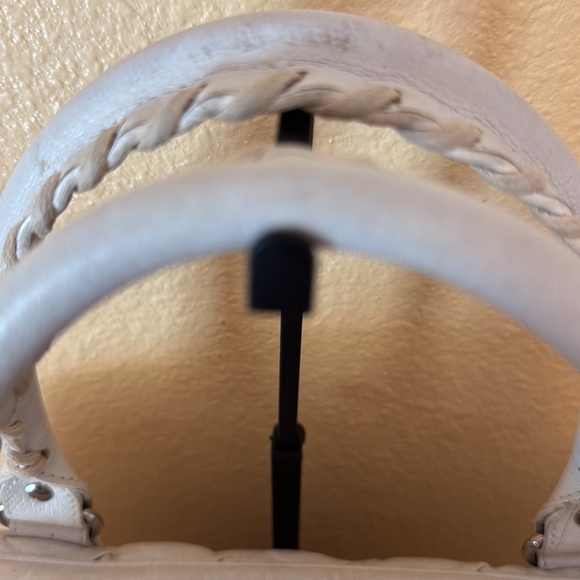 Balenciaga Matelasse Paris quilted ivory leather handbag with mirror - Picture 7 of 17